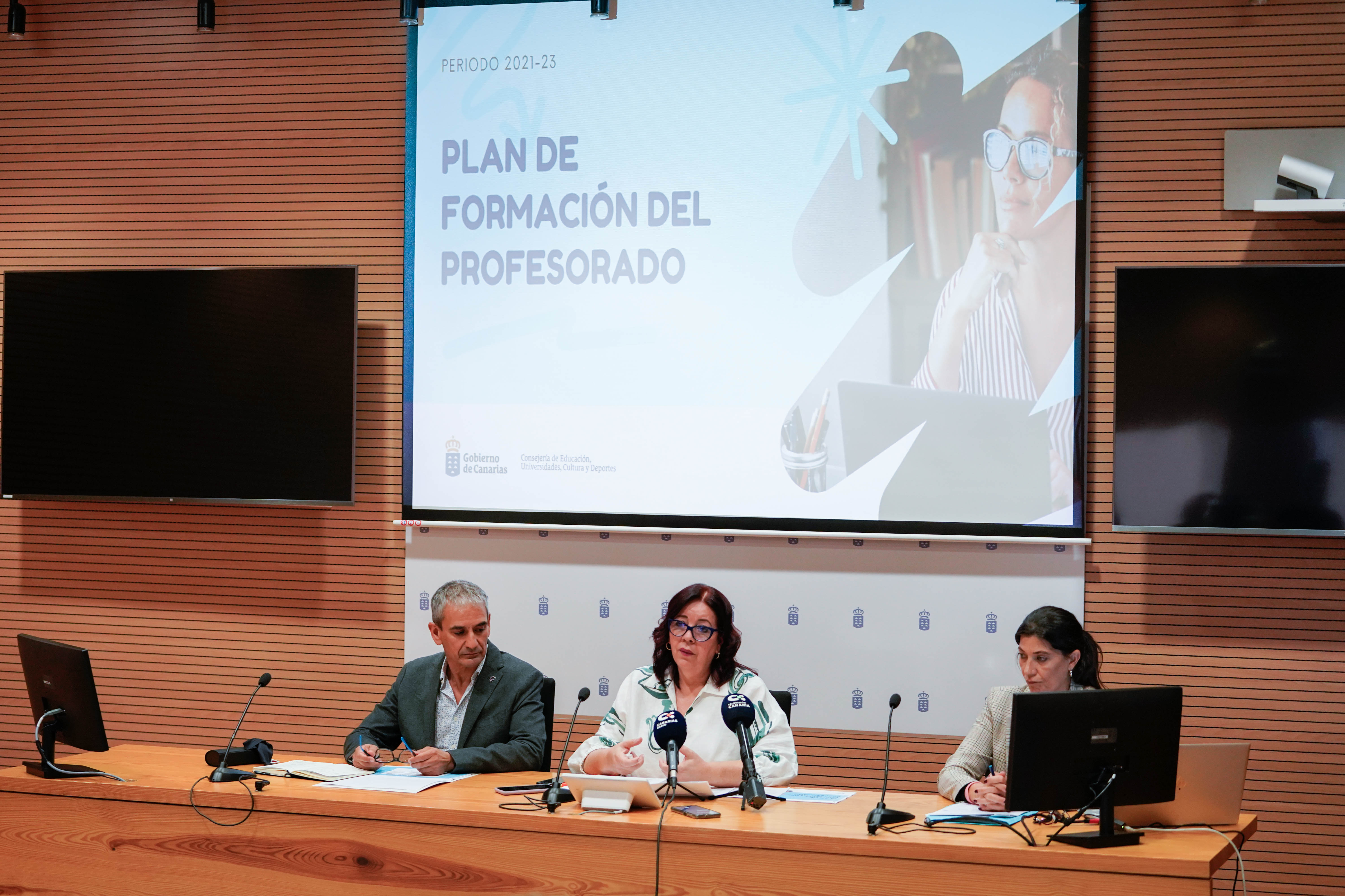 Presentación del plan de formación docente de la Consejería de Educación.