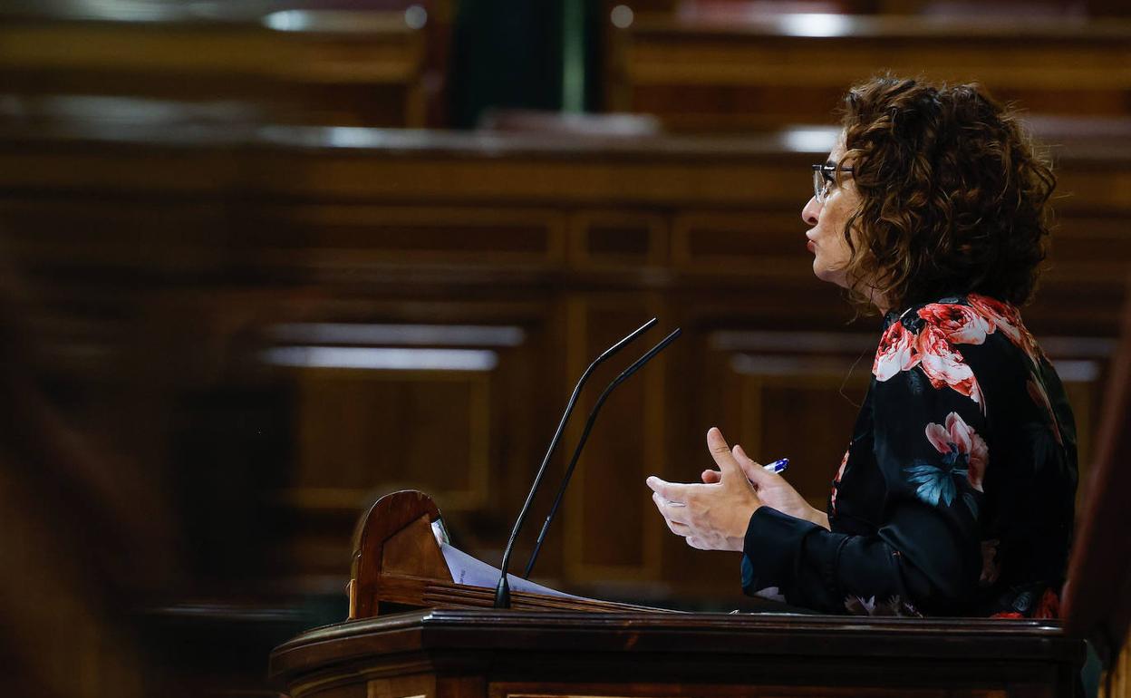 La ministra de Hacienda, María Jesús Montero, durante la segunda jornada del pleno de Presupuestos. 