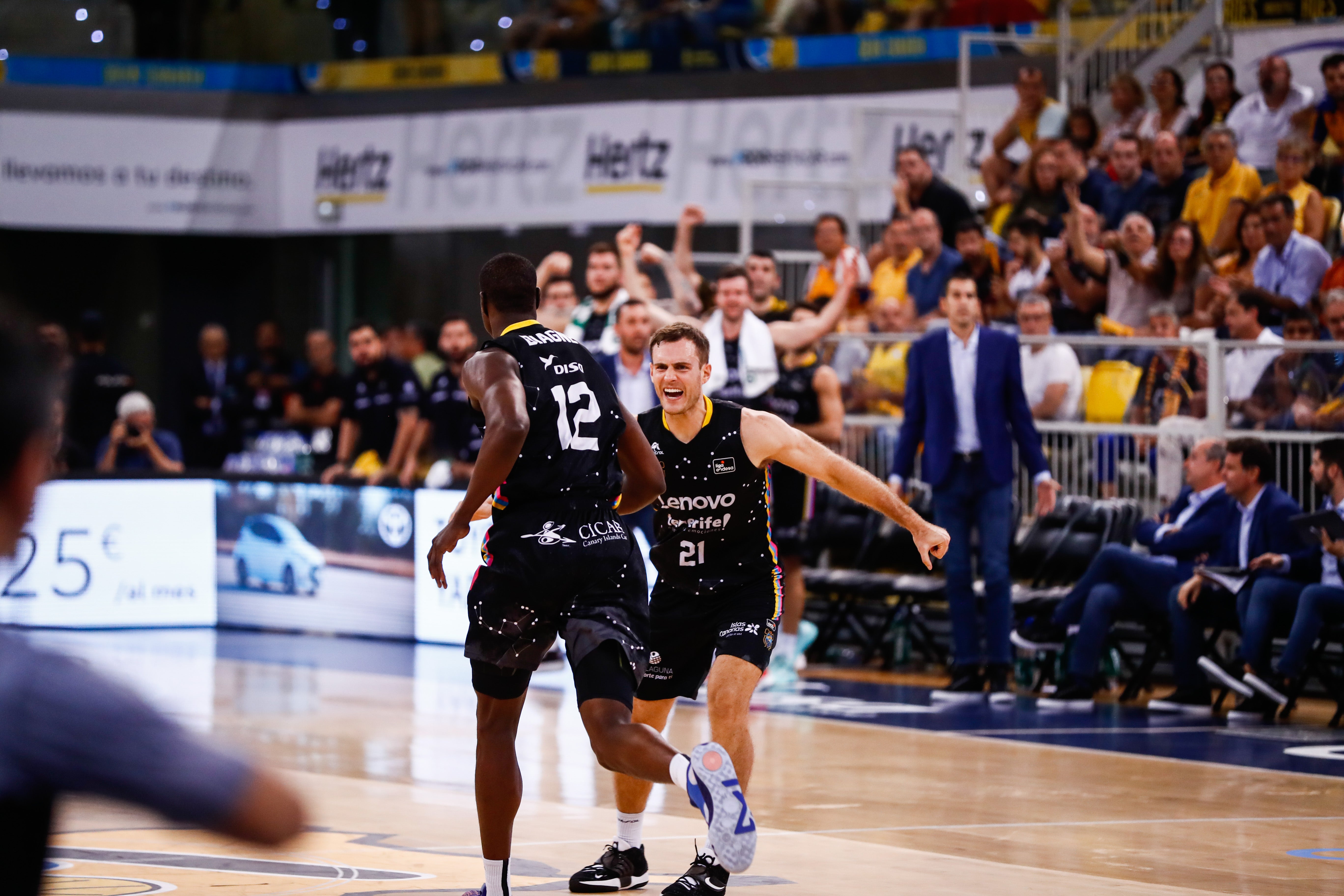 Fotos: Las mejores imágenes del derbi Granca-Lenovo