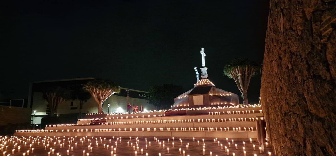 Fotos: Decorado de lujo en el cementerio de Moya por el Día de los Difuntos