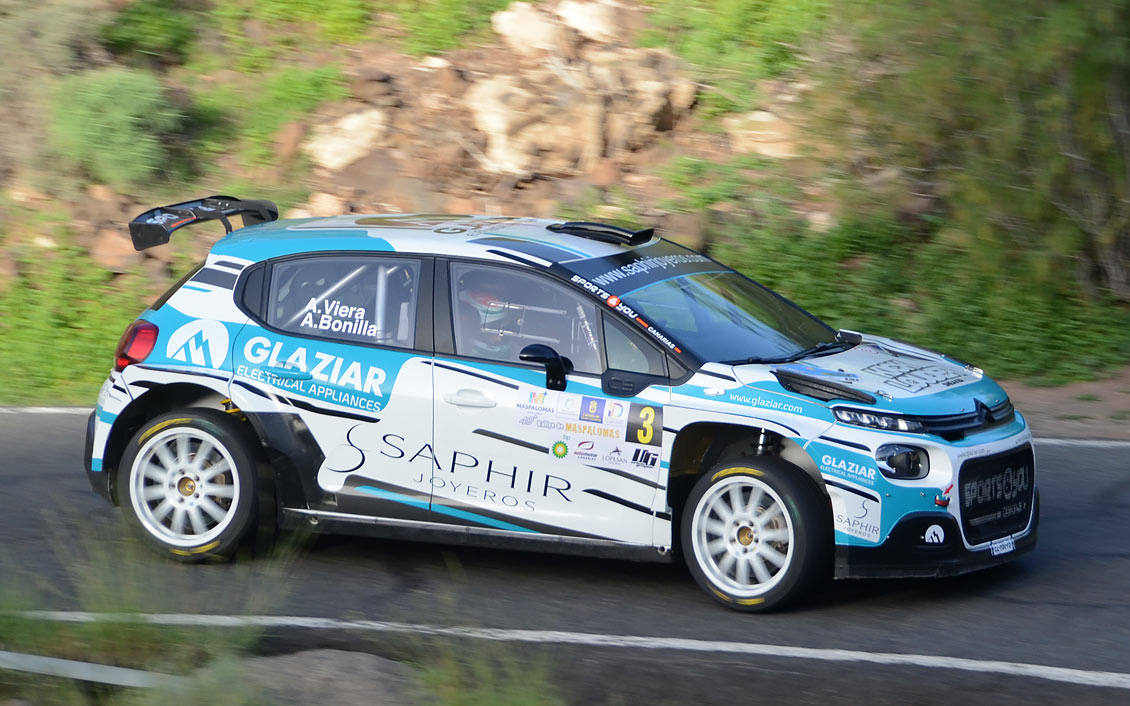 Alfonso Viera, a los mandos de su Citroën. 