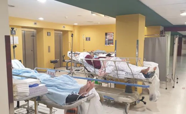 102 pacientes esperan en Urgencias del Insular por una cama en planta 