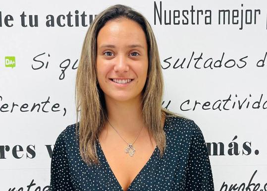 Ocho hijos e hijas de trabajadores de HiperDino se benefician de una ayuda para continuar sus estudios