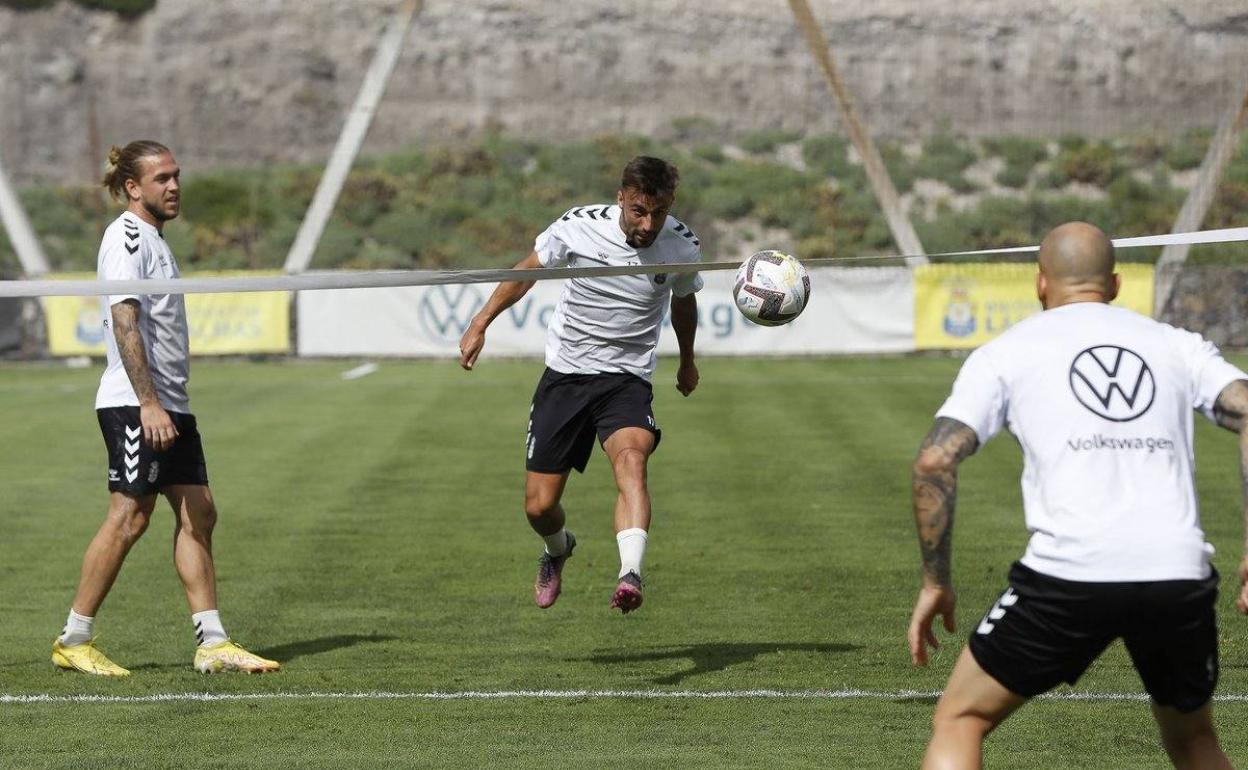 Álvaro Jiménez y Óscar Clemente volverán al once inicial. 