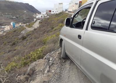 Imagen secundaria 1 - Arriba, imagen del barrio. Sobre estas líneas, fotos tomadas por los vecinos.