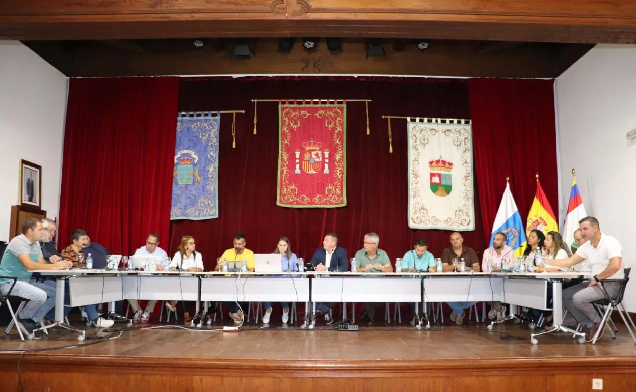 Pleno de este viernes en Yaiza. 