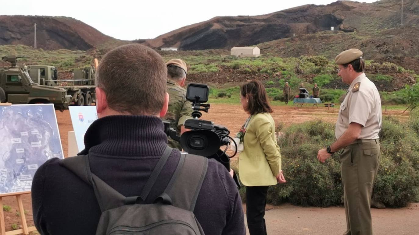 Fotos: La ministra de Defensa, Margarita Robles, visita la base del Ejército de Tierra General Alemán Ramírez y el Arsenal de la Armada