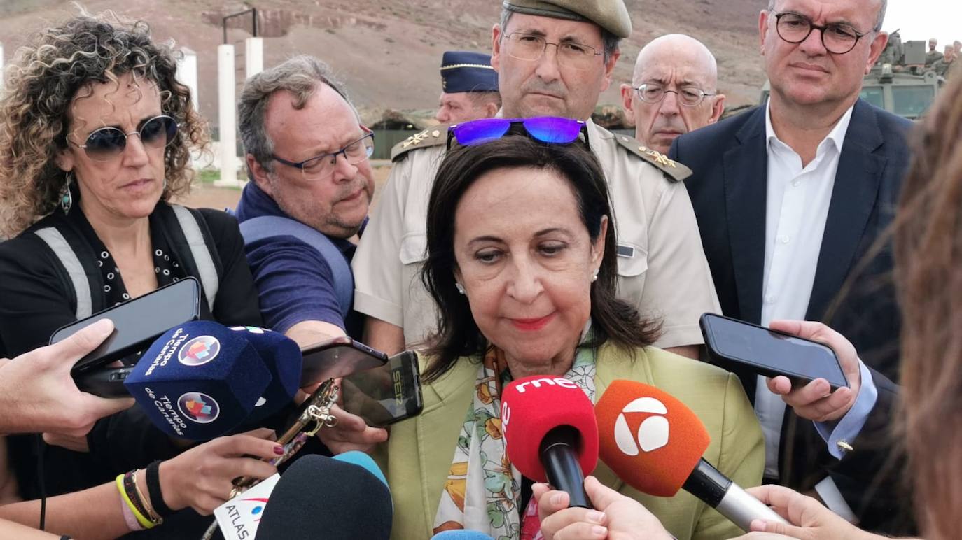 Fotos: La ministra de Defensa, Margarita Robles, visita la base del Ejército de Tierra General Alemán Ramírez y el Arsenal de la Armada