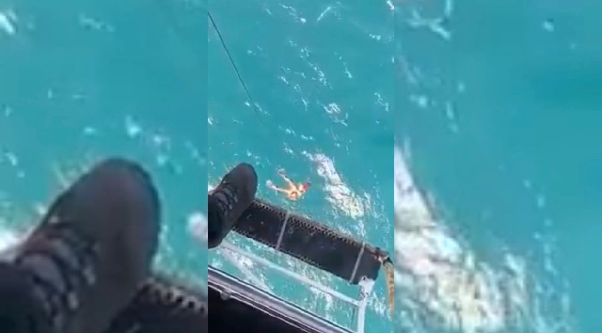 Rescatan en helicóptero a una mujer tras caer al mar en la costa de Gáldar
