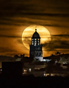 Imagen secundaria 2 - &#039;El camello y la Luna&#039;: las espectaculares imágenes capturadas en Lanzarote