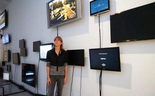Cristina Maya León exhibe su &#039;Vida Pública&#039; en el Centro de Arte La Regenta