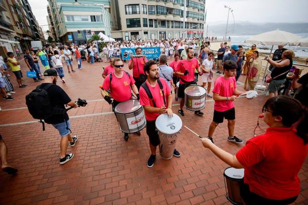 La marcha se inició con una batucada.