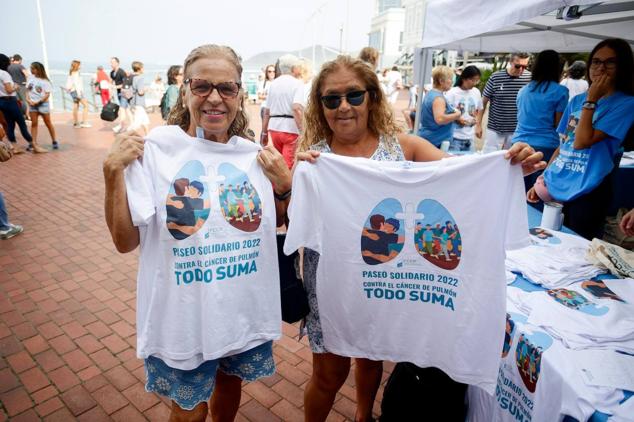 Con el donativo de diez euros se conseguía una camiseta. 