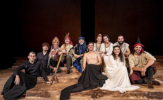 Actores y músicos de 'La comedia del recibimiento'. 