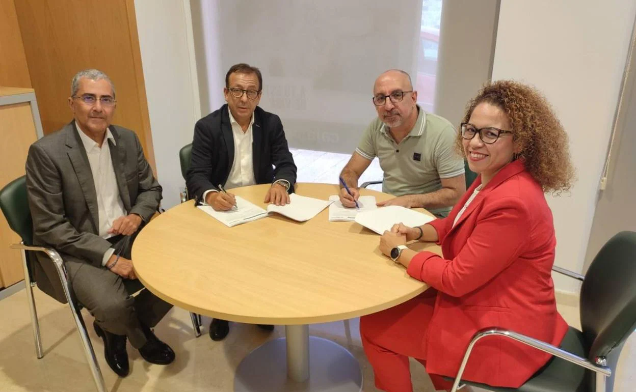 Cajasiete y la Asociación Insular Empresarial de La Gomera renuevan el convenio de colaboración