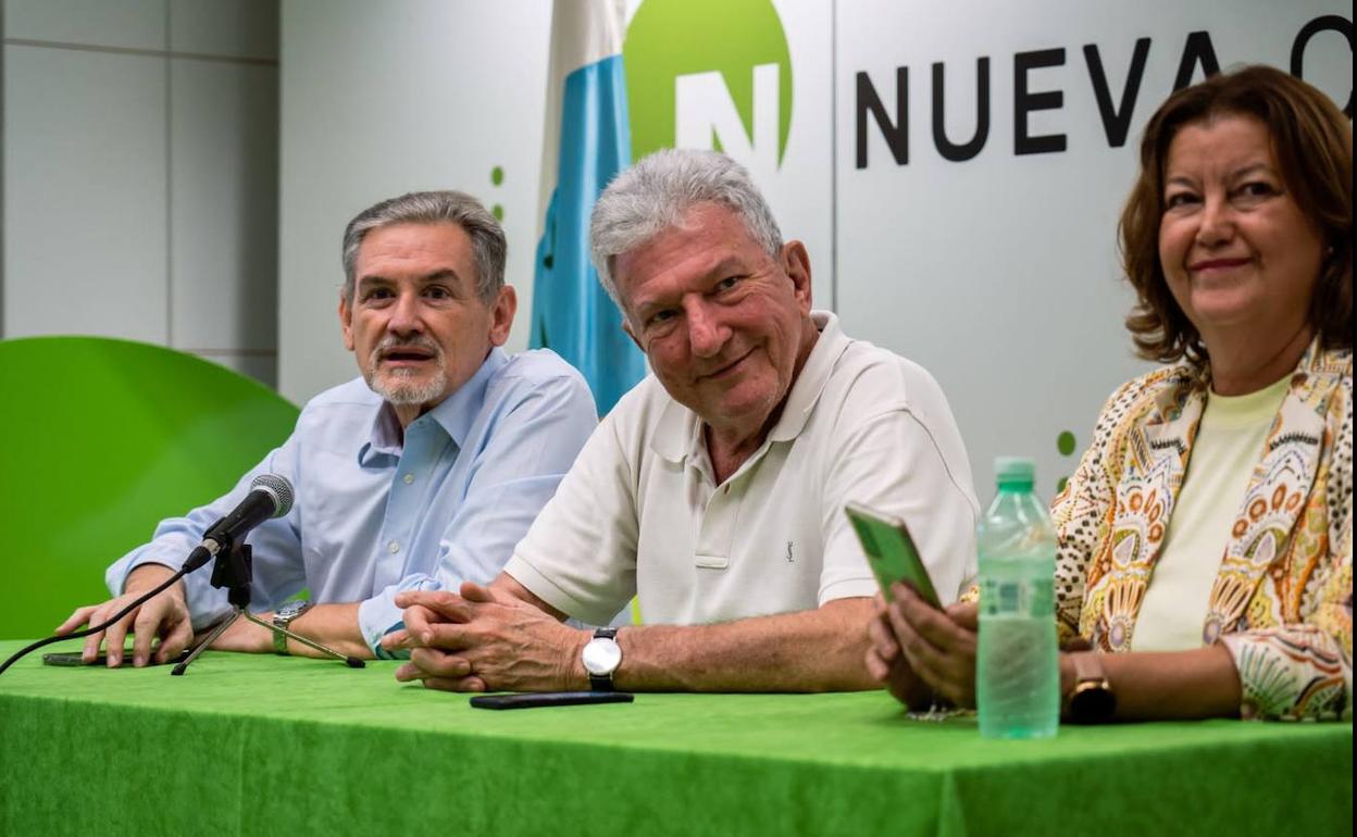 Pedro Quevedo, en el centro. 