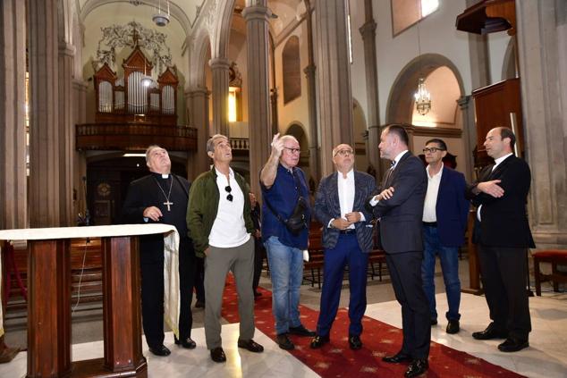 Fotos: Visita de Antonio Morales y el Obispo a Gáldar