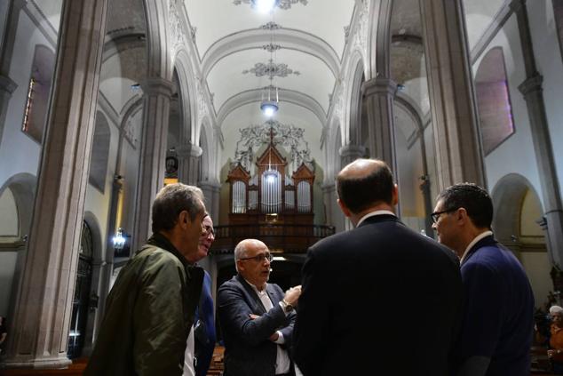 Fotos: Visita de Antonio Morales y el Obispo a Gáldar