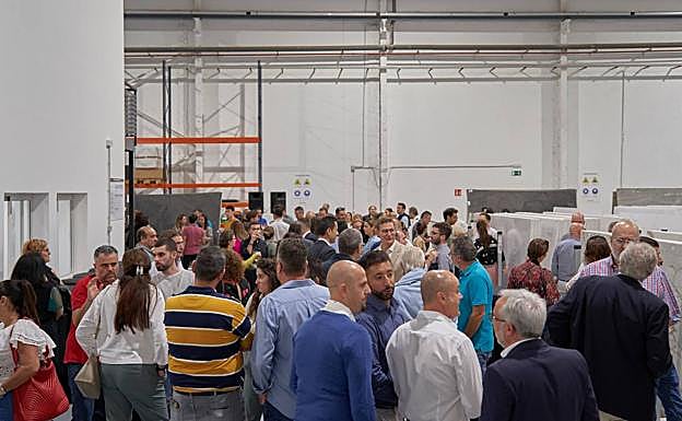 Imagen principal - Cosentino completa su implantación en las Islas Canarias con un nuevo Center en Gran Canaria