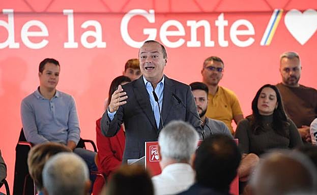 Imagen principal - Carolina Darias confirma su candidatura