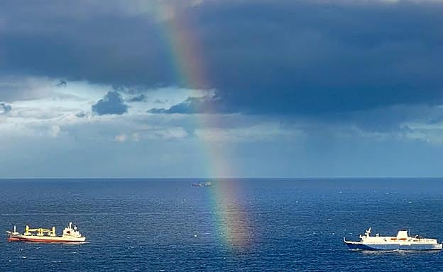Las nubes y las lluvias débiles abren paso a la explosión de colores del arco iris.