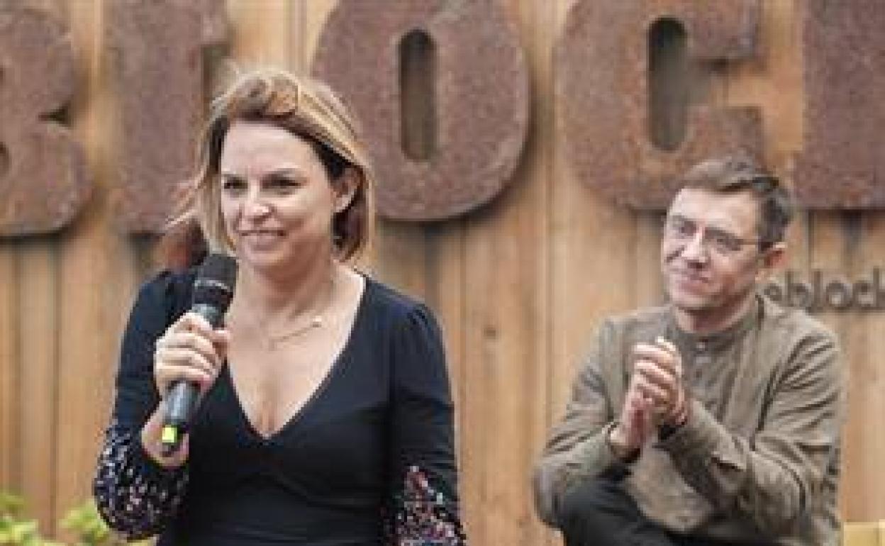 Intervención de Noemí Santana en presencia de Juan Carlos Monedero, 