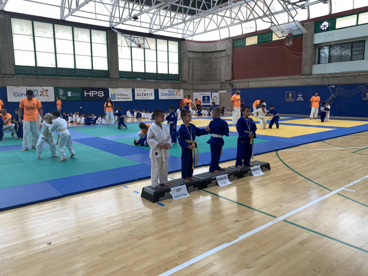 Imagen secundaria 1 - Éxito rotundo del Torneo Manuel Campos