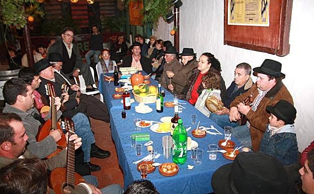 Una reunión de antiguos miembros del Rancho de Ánimas de Lomo Magullo. 