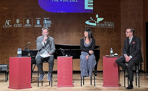 José Alberto Medina, Natalia Falcón y Tilman Kuttenkeuler, en la presentación del festival. 