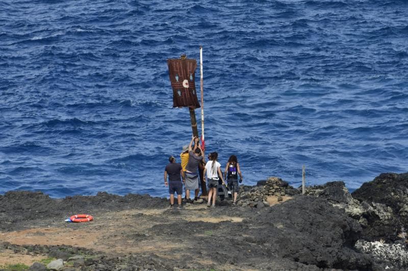 Imagen secundaria 2 - Imágenes del rodaje de 'Zorro' en la costa de Arucas. 