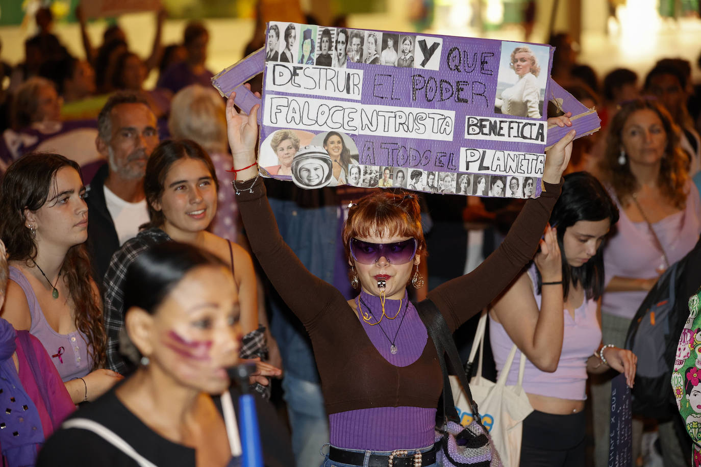 Fotos: Marea violeta contra el machismo en la capital grancanaria