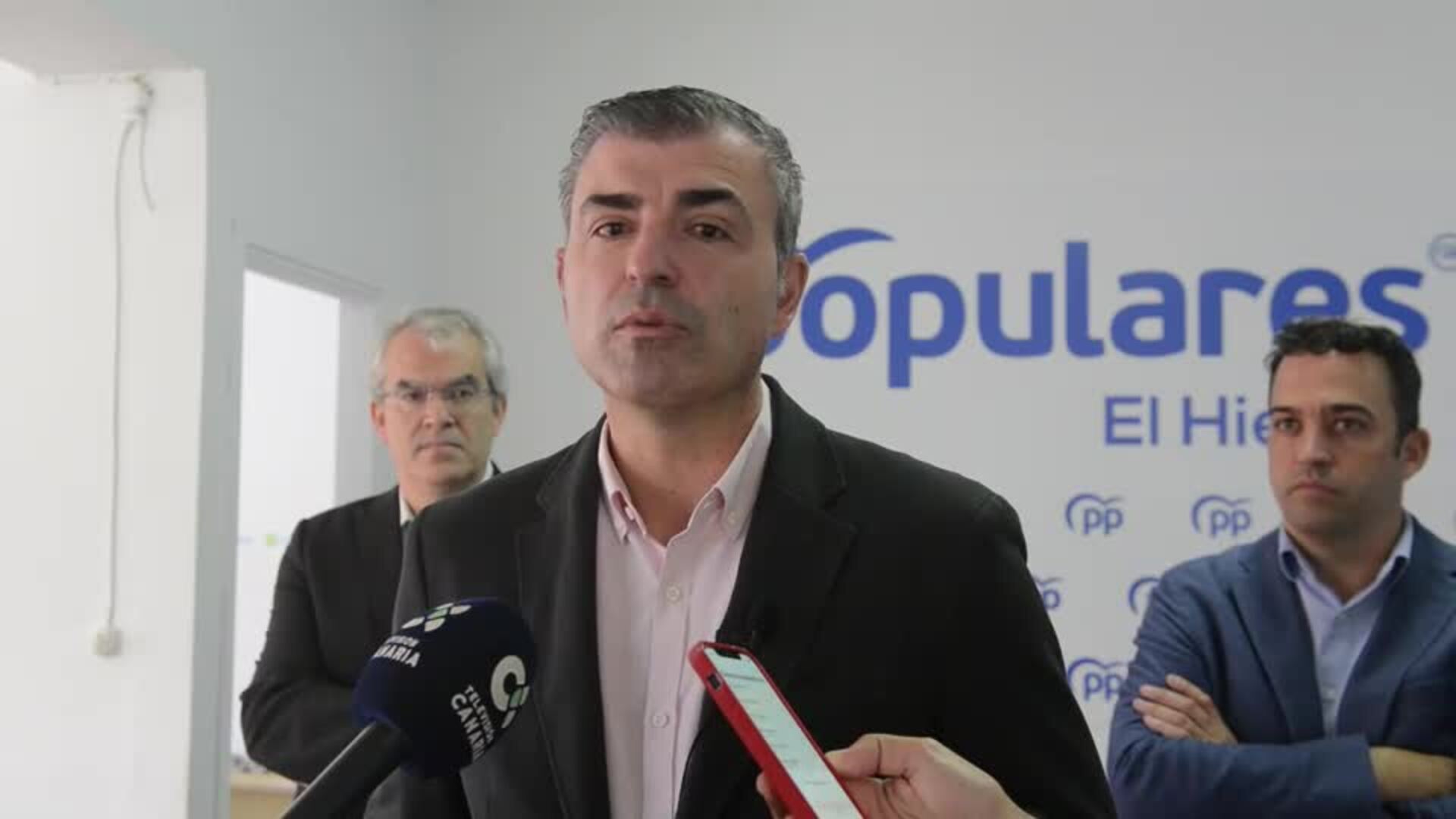 El presidente del PP de Canarias, Manuel Domínguez, presenta a los candidatos al Parlamento y al Cabildo
