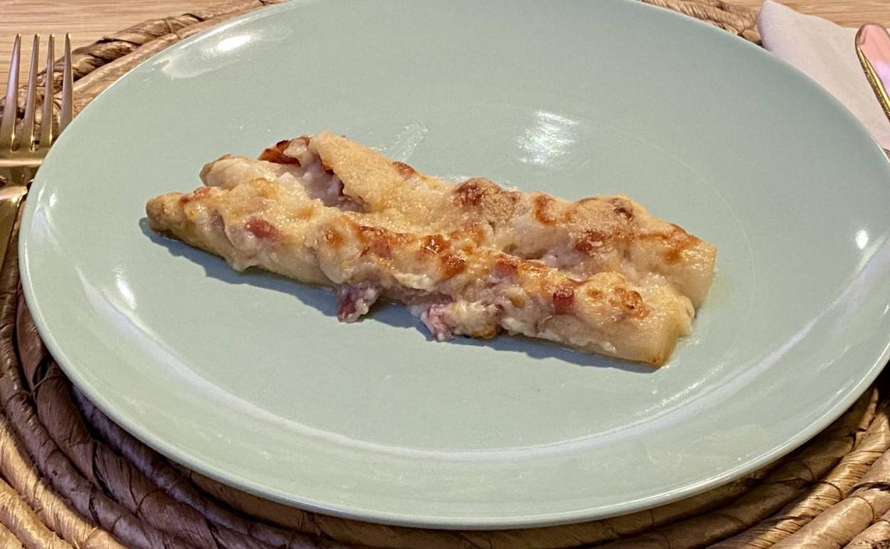 Espárragos gratinados con jamón