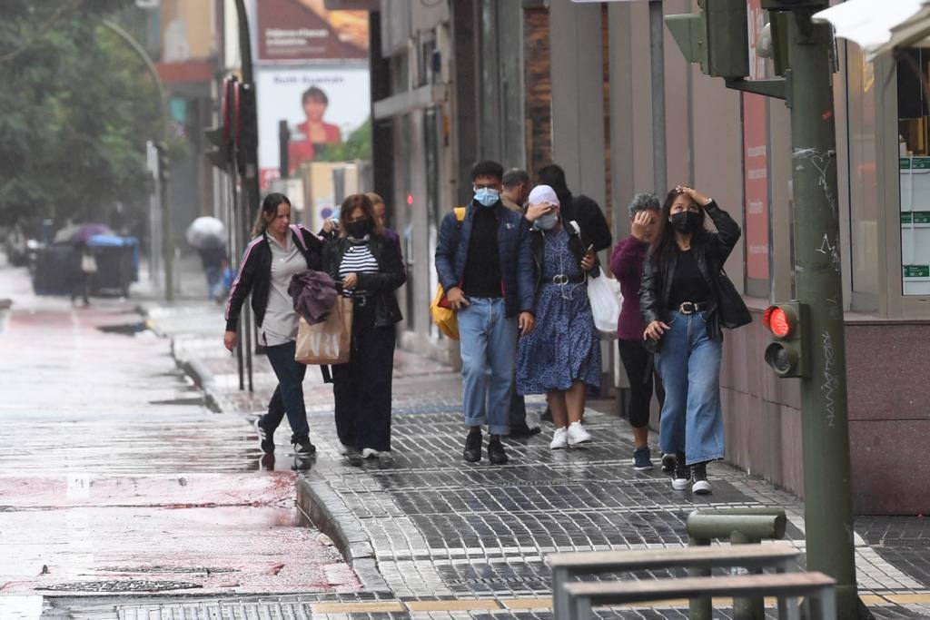 Fotos: Sábado pasado por agua en la capital grancanaria