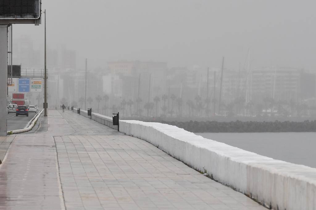 Fotos: Sábado pasado por agua en la capital grancanaria