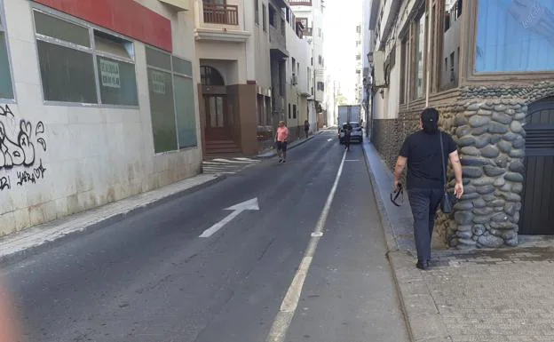 Calle Canalejas, en parte del tramo a mejorar en pocas semanas. 