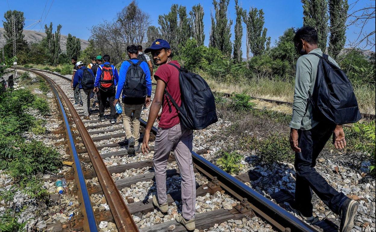 La UE apuesta por blindar la ruta de los Balcanes para frenar el flujo migratorio
