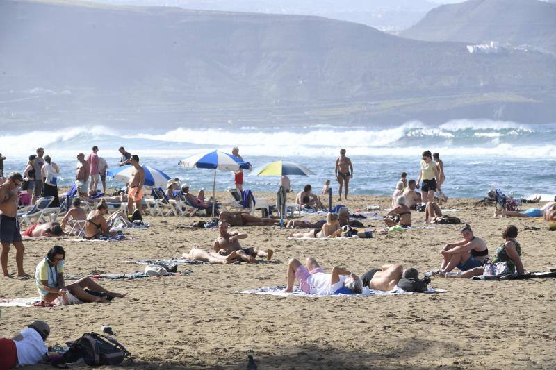 Los canarios han viajado entre islas y en menor media que en 2019 han salido al exterior. 
