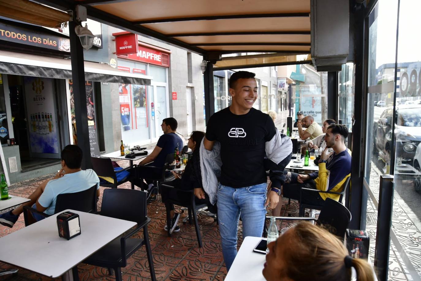 Fotos: Aficionados de Marruecos ven el partido en Vecindario