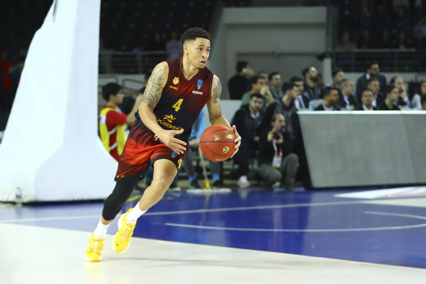 Imagen secundaria 2 - Momentos del partido. 