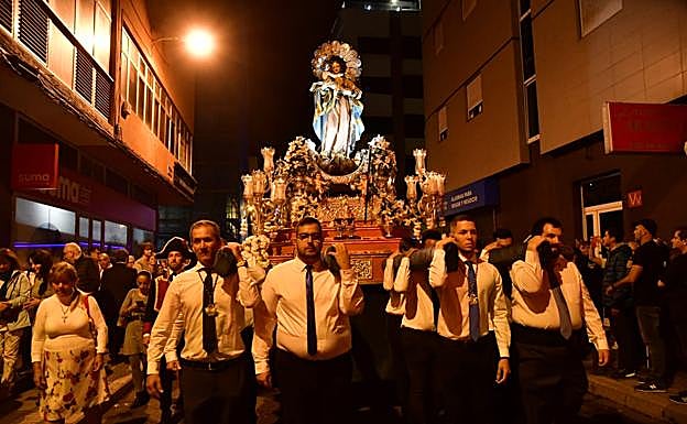 Imagen principal - La Virgen de La Luz hace historia