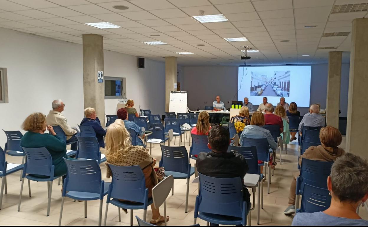 Reunión en la que se eligió a la nueva junta directiva de AVPA. 
