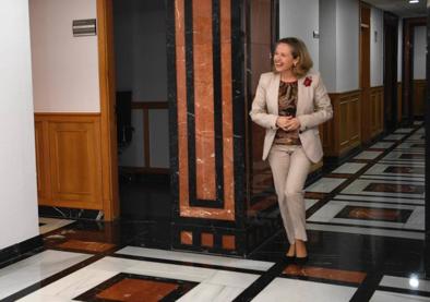 Imagen secundaria 1 - Nadia Calviño califica de «hito histórico» la celebración de la cumbre de la OCDE en Gran Canaria