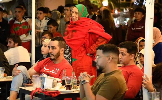 Imagen principal - Los marroquíes se despiden del Mundial en la capital grancanaria