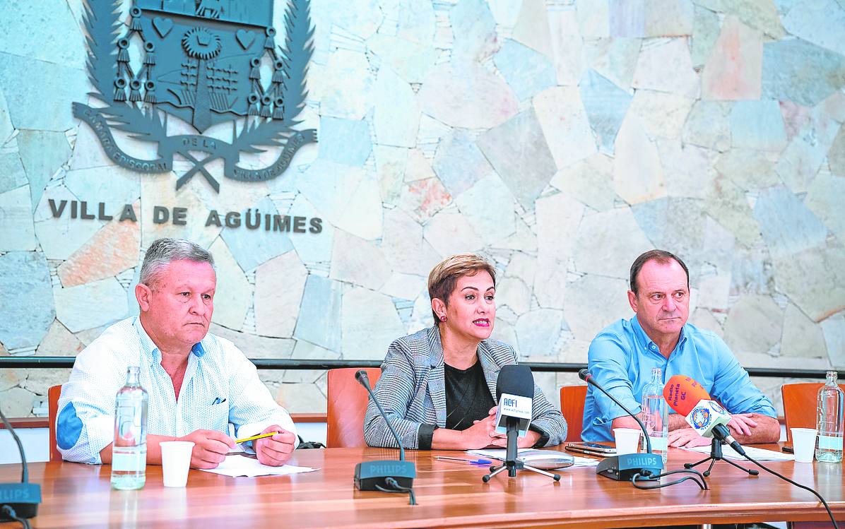 José Moreno, Ana Hernández y Óscar Hernández, durante la rueda de prensa. 