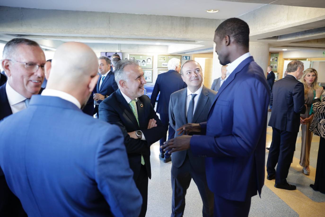 Fotos: La UD celebra su tradicional almuerzo de navidad