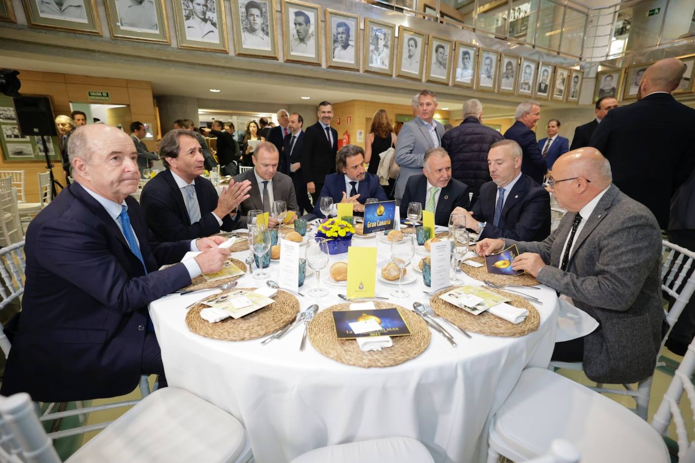 Fotos: La UD celebra su tradicional almuerzo de navidad