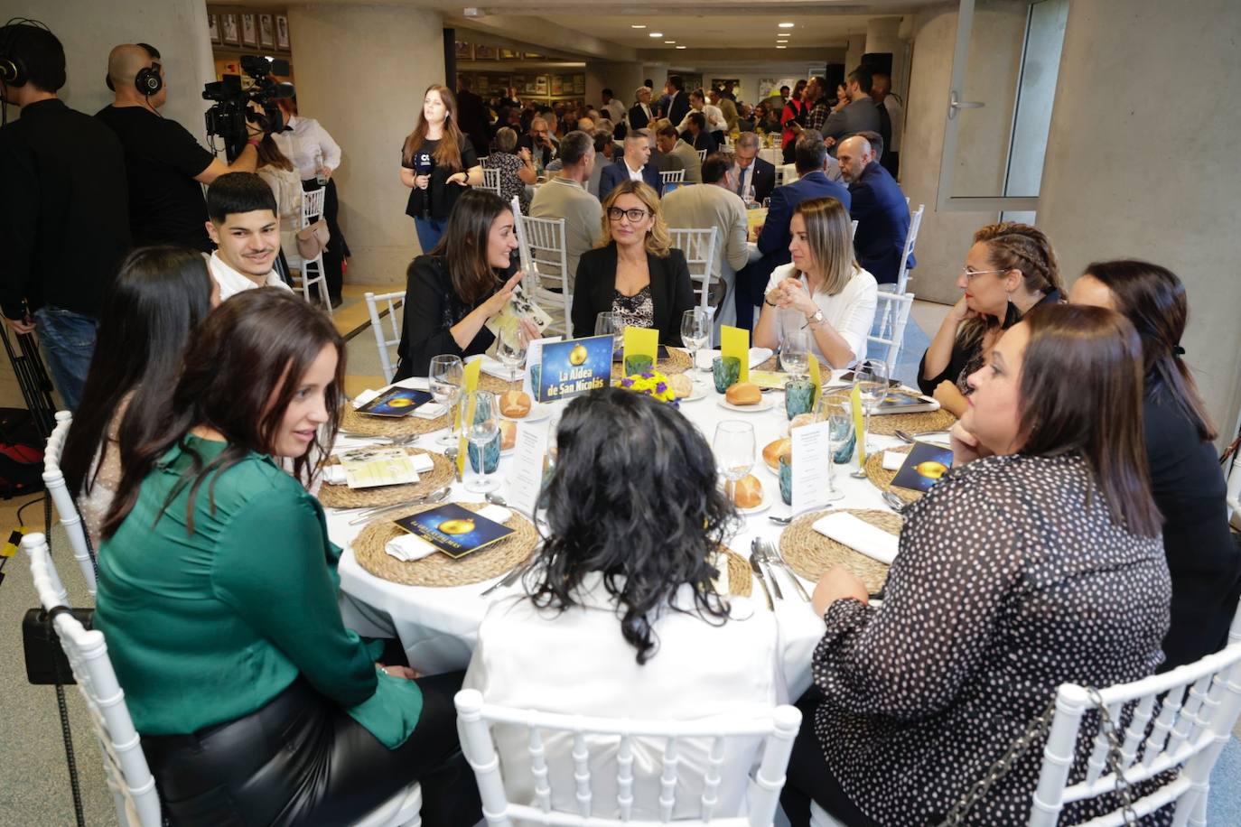 Fotos: La UD celebra su tradicional almuerzo de navidad