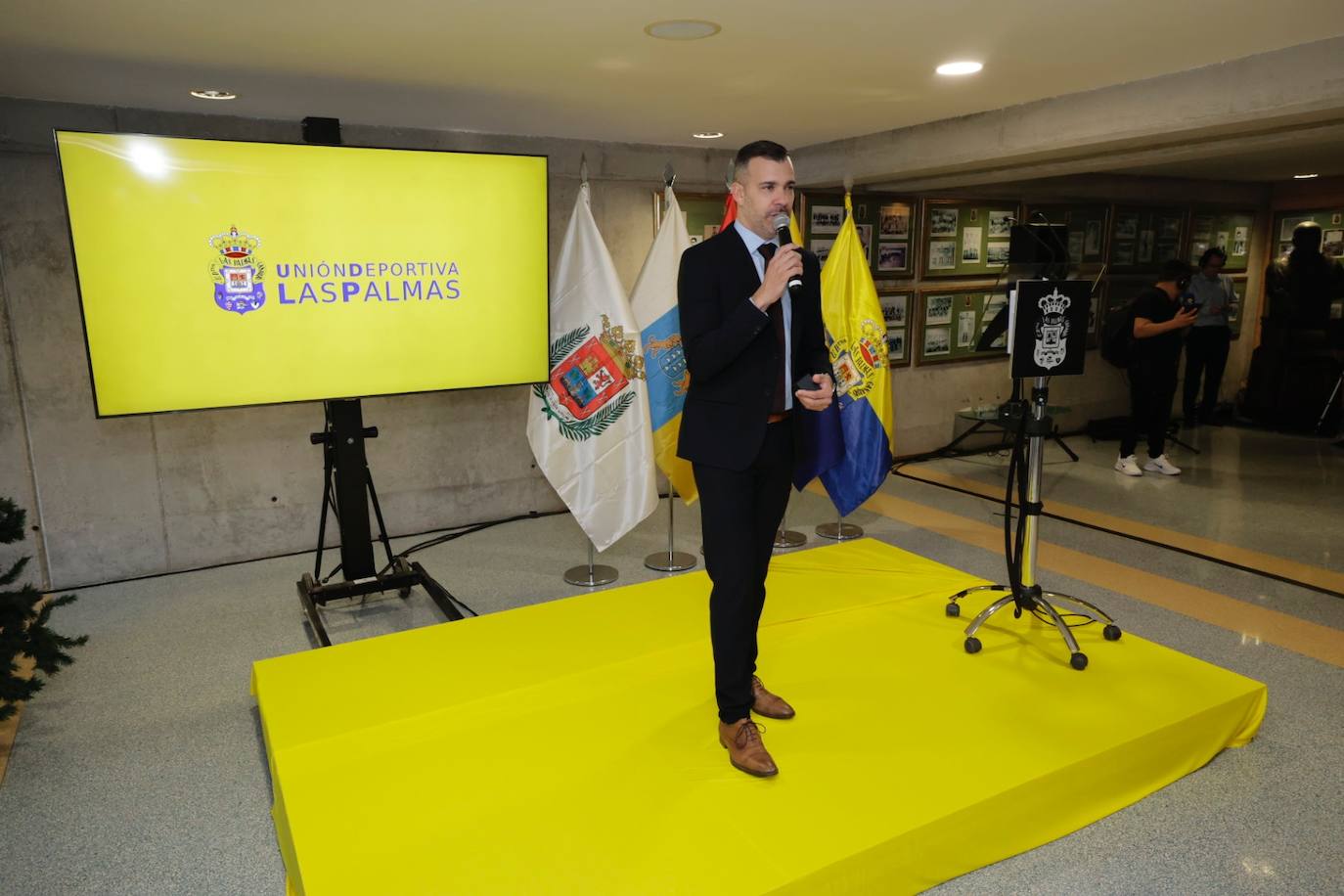 Fotos: La UD celebra su tradicional almuerzo de navidad