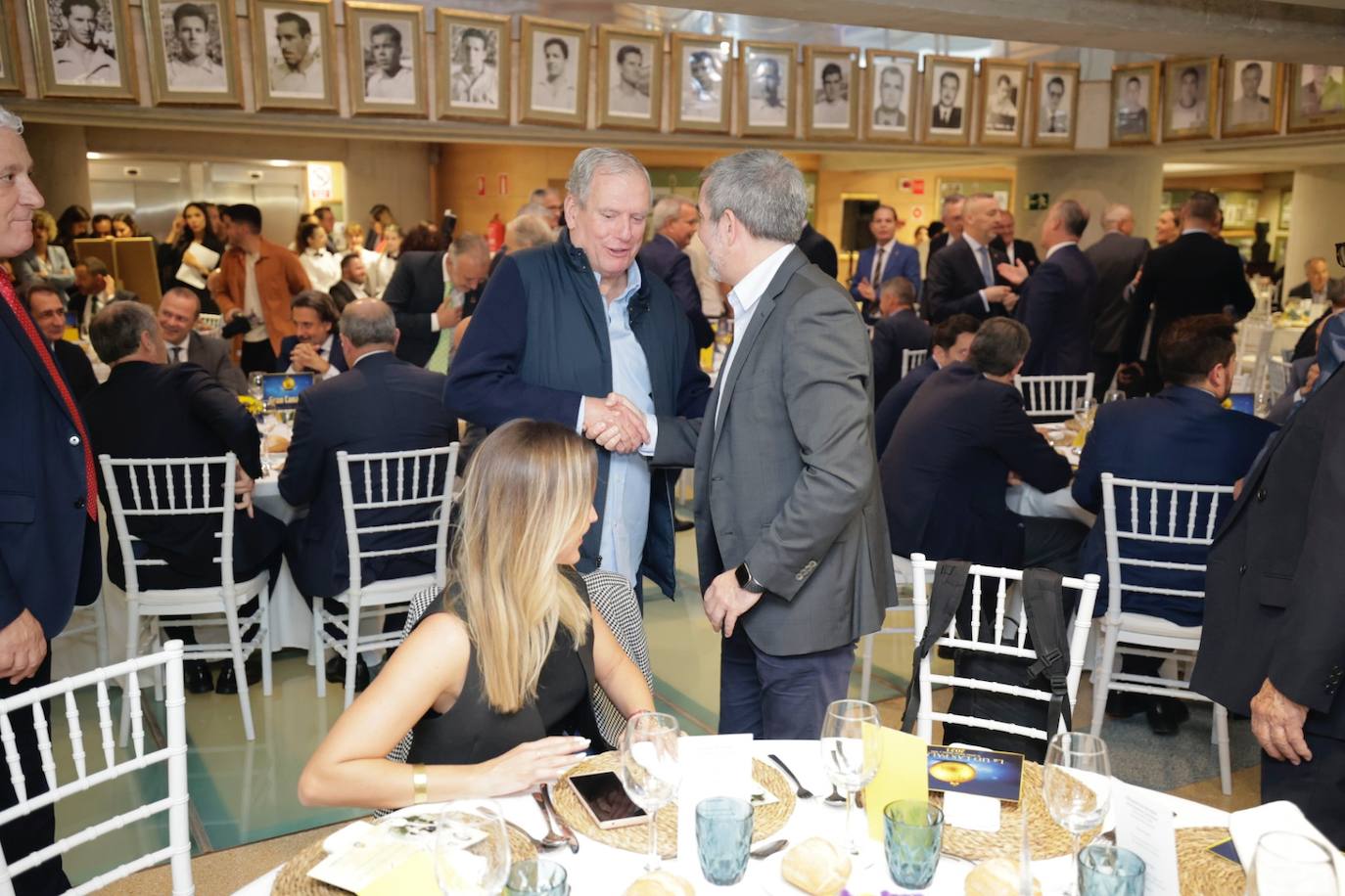 Fotos: La UD celebra su tradicional almuerzo de navidad